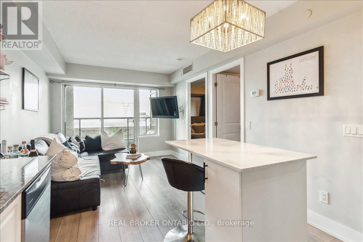 401 - 1215 Bayly Street, Pickering, Ontario  L1W 1L7 - Photo 4 - E12847276