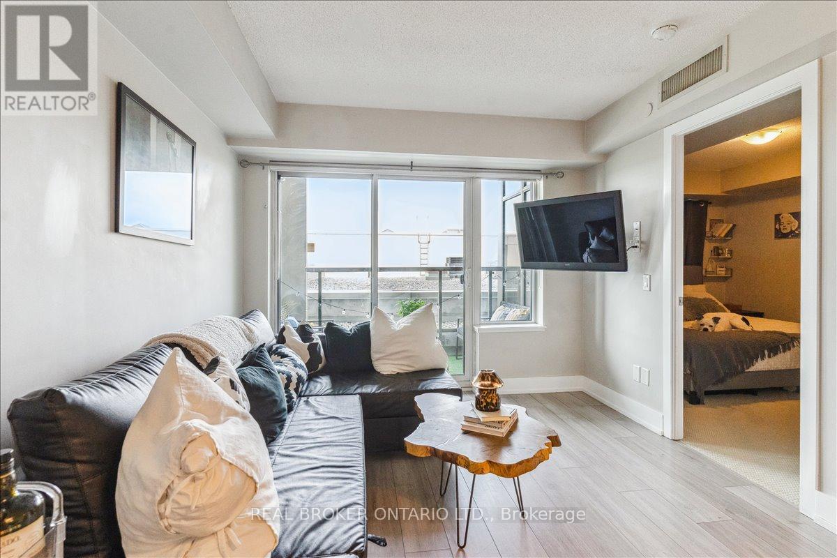 401 - 1215 Bayly Street, Pickering, Ontario  L1W 1L7 - Photo 6 - E12847276