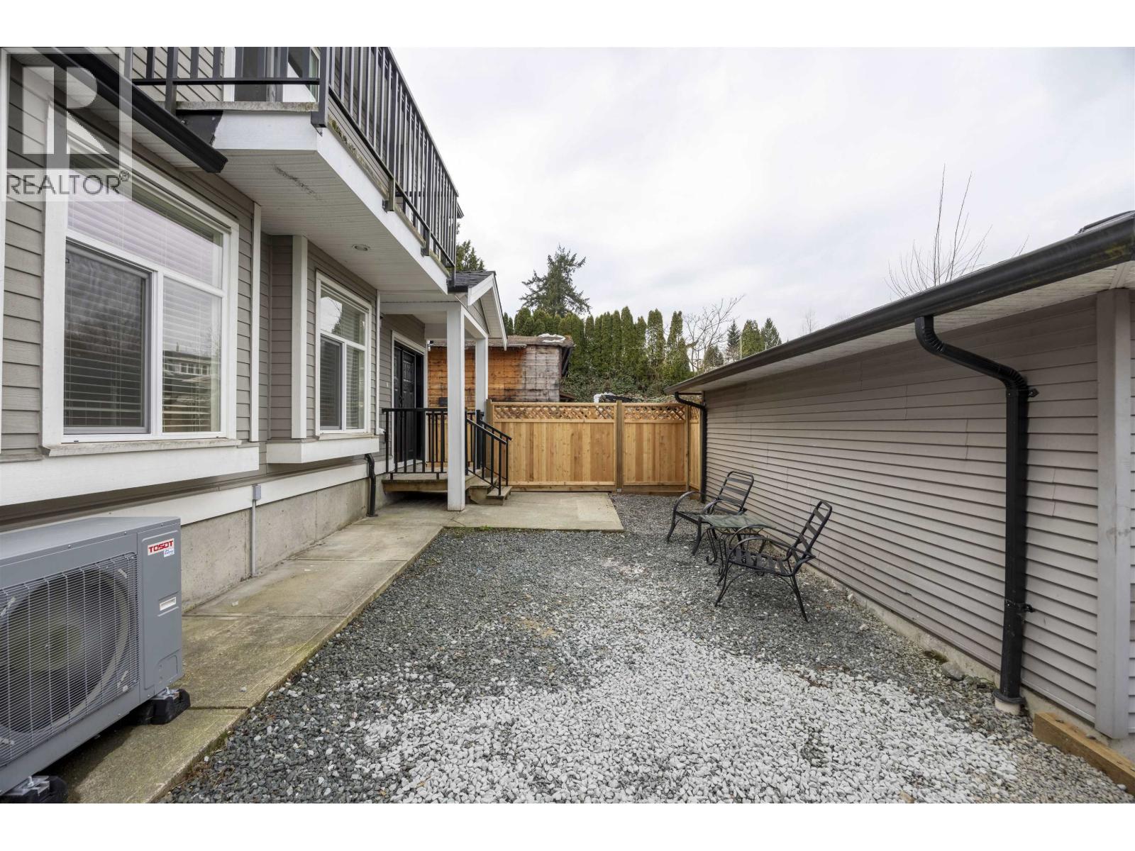 5705 Woodsworth Street, Burnaby, British Columbia  V5G 1S6 - Photo 5 - R3096411