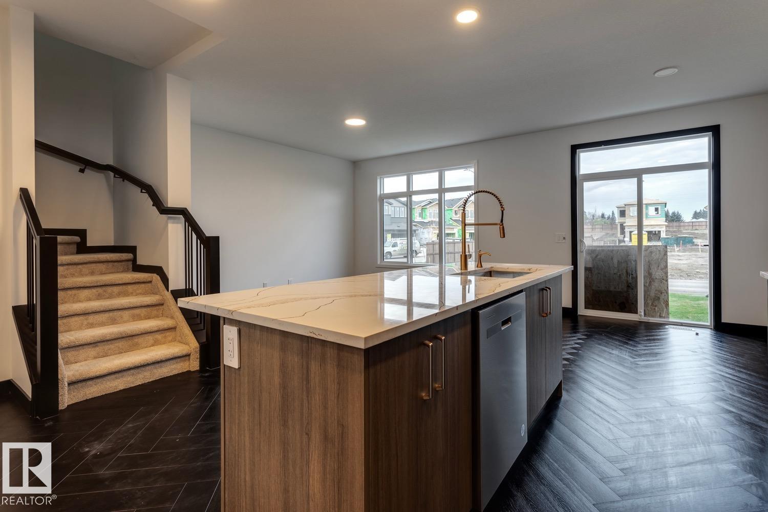 148 Catria Pt, Sherwood Park, Alberta  T8H 3B1 - Photo 4 - E4468398