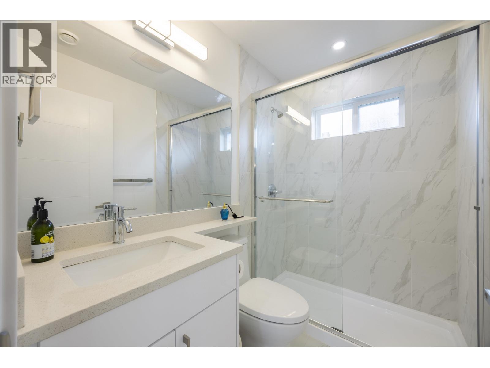 5705 Woodsworth Street, Burnaby, British Columbia  V5G 1S6 - Photo 18 - R3096411