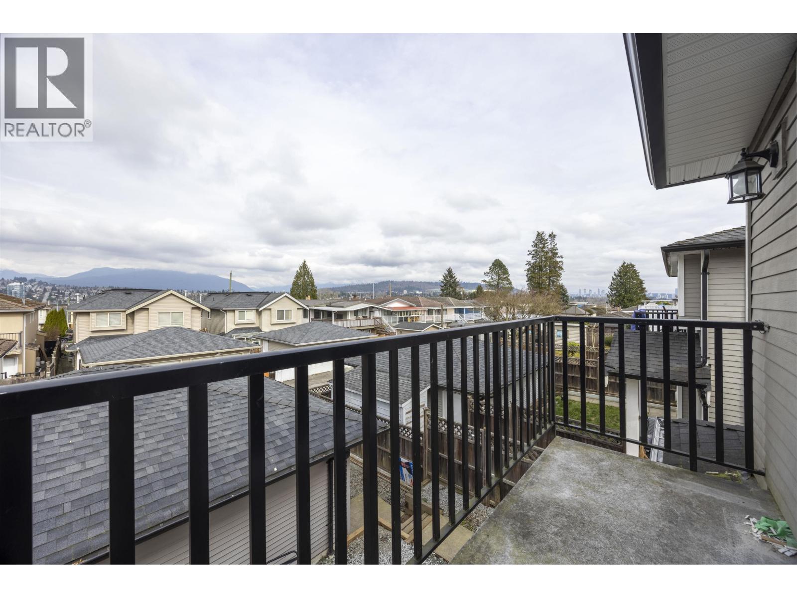 5705 Woodsworth Street, Burnaby, British Columbia  V5G 1S6 - Photo 29 - R3096411