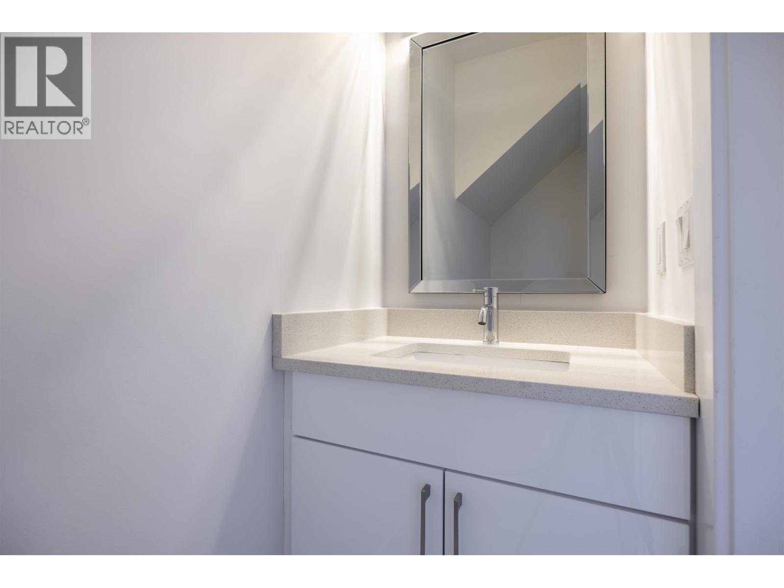 5705 Woodsworth Street, Burnaby, British Columbia  V5G 1S6 - Photo 16 - R3096411