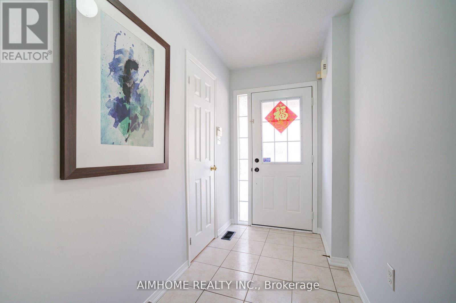 27 Warrington Way, Markham, Ontario  L6C 0B9 - Photo 3 - N12847262