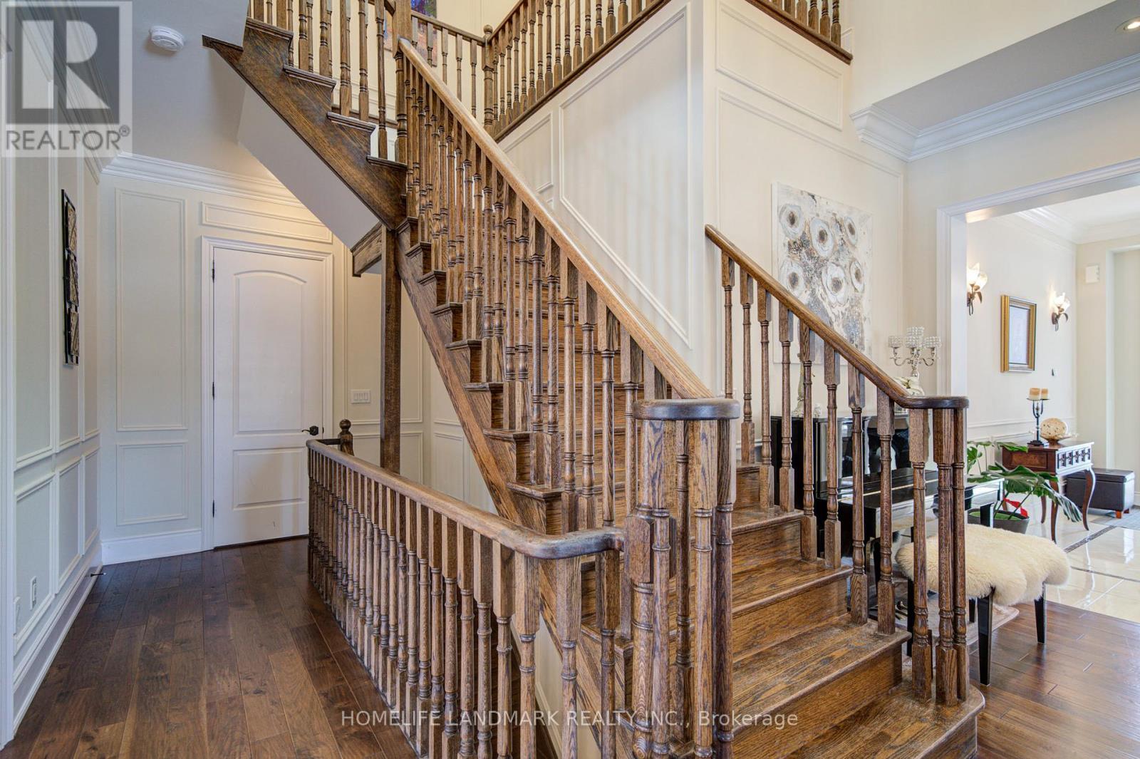 6 Stollery Pond Crescent, Markham, Ontario  L6C 0P5 - Photo 11 - N12847280