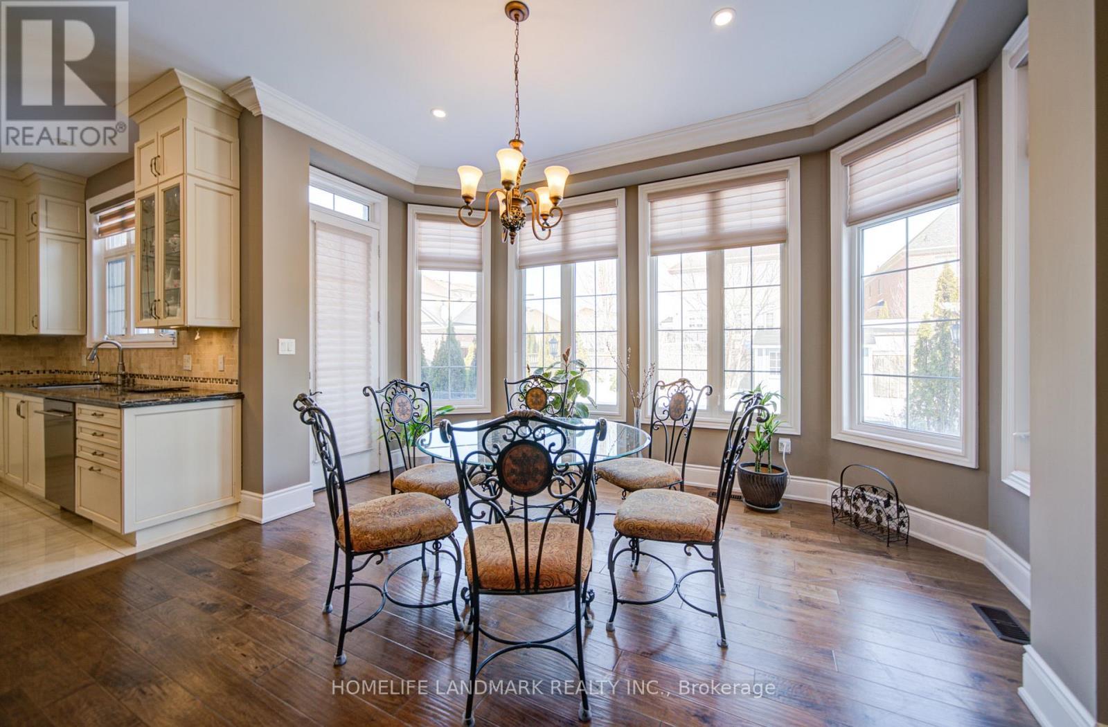 6 Stollery Pond Crescent, Markham, Ontario  L6C 0P5 - Photo 14 - N12847280