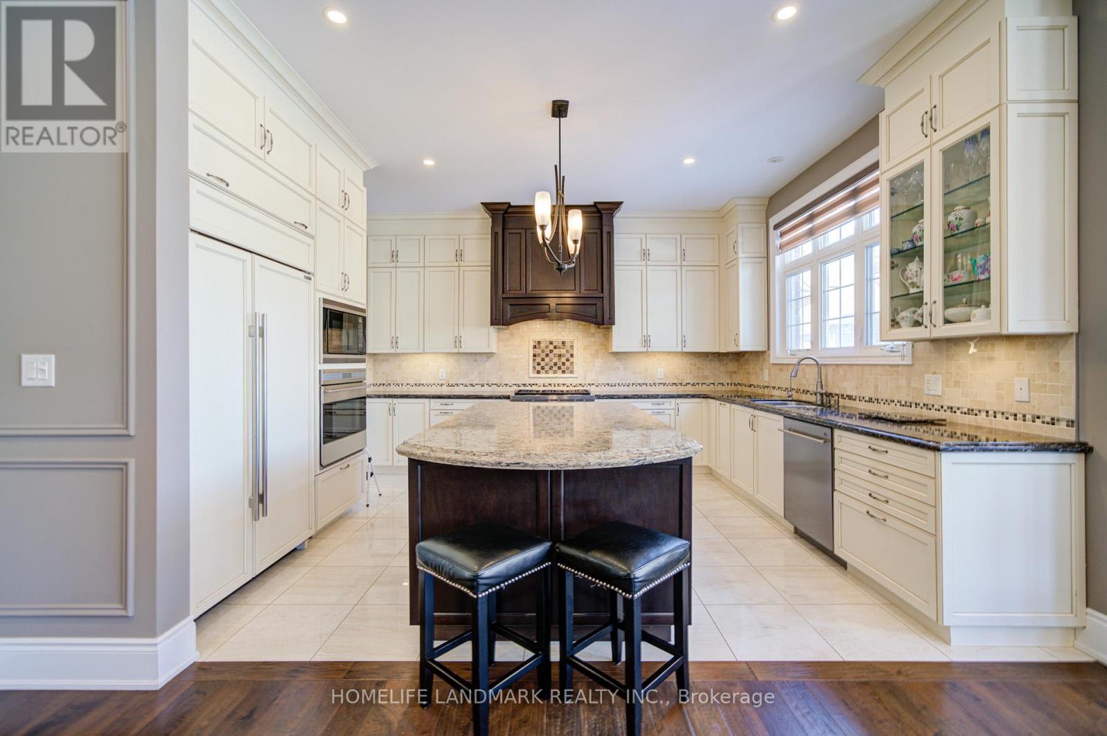 6 Stollery Pond Crescent, Markham, Ontario  L6C 0P5 - Photo 18 - N12847280