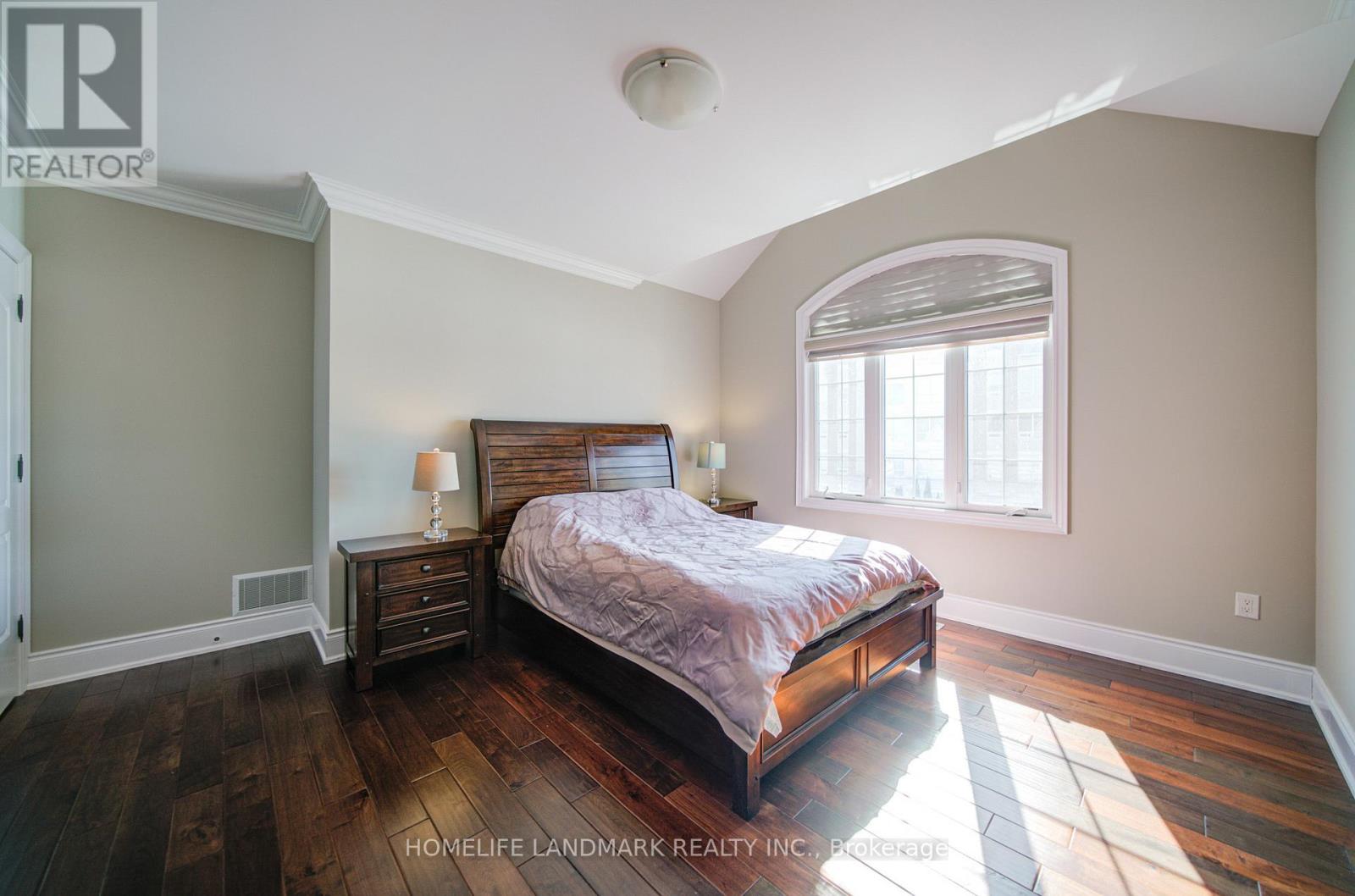 6 Stollery Pond Crescent, Markham, Ontario  L6C 0P5 - Photo 24 - N12847280