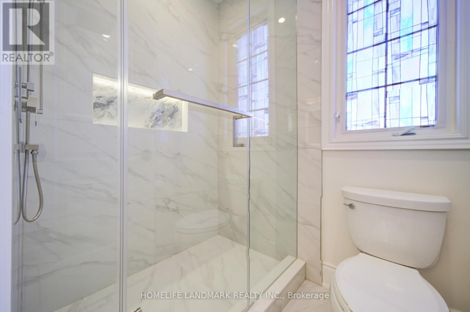 6 Stollery Pond Crescent, Markham, Ontario  L6C 0P5 - Photo 28 - N12847280