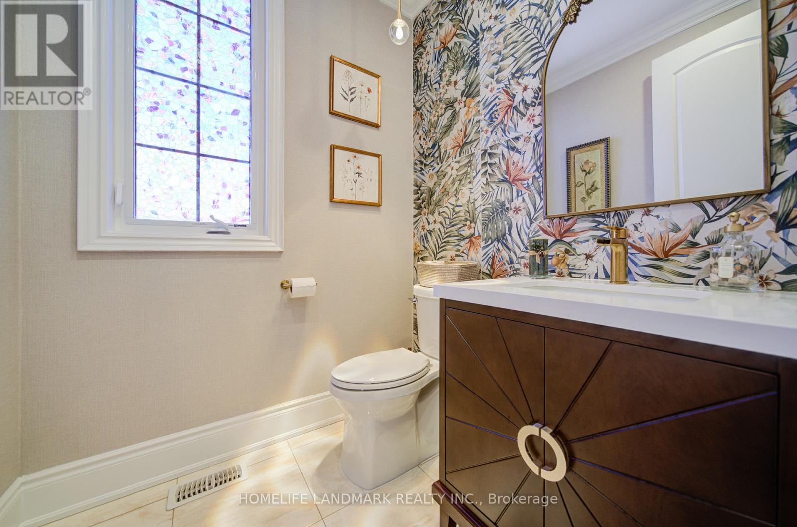 6 Stollery Pond Crescent, Markham, Ontario  L6C 0P5 - Photo 7 - N12847280