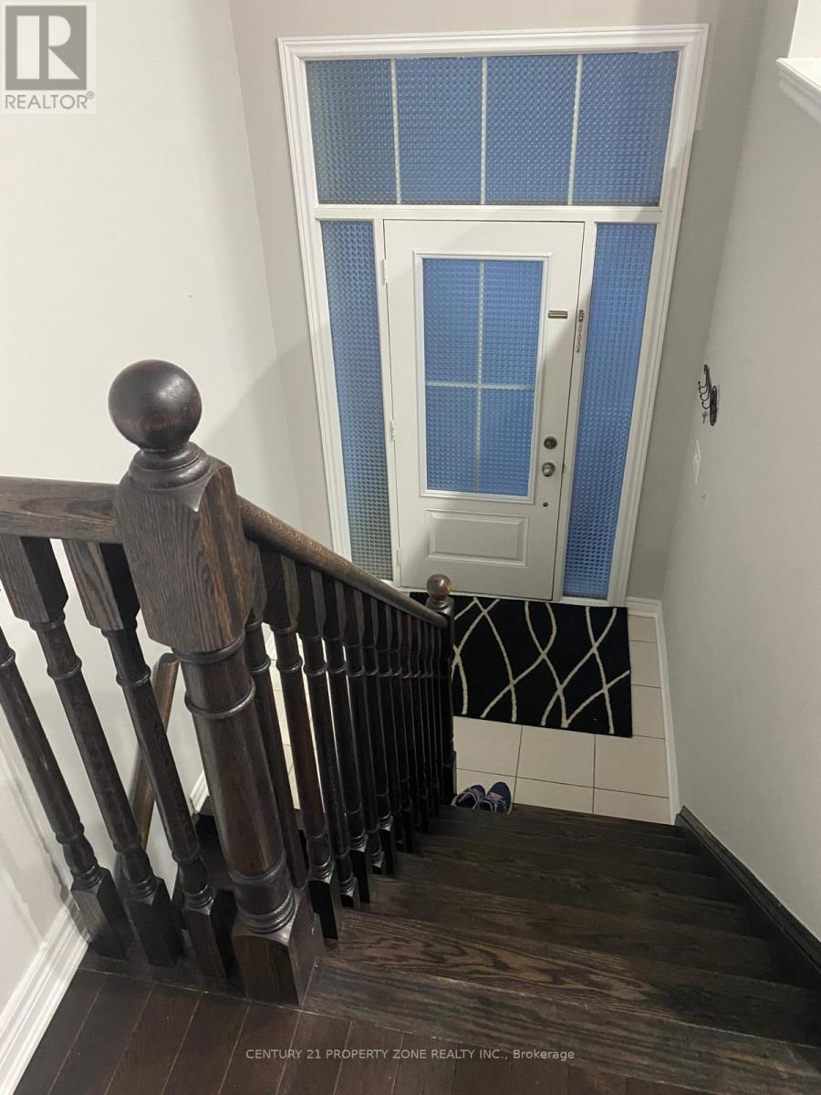 5 Rockman Crescent, Brampton, Ontario  L7A 4A7 - Photo 2 - W12847290