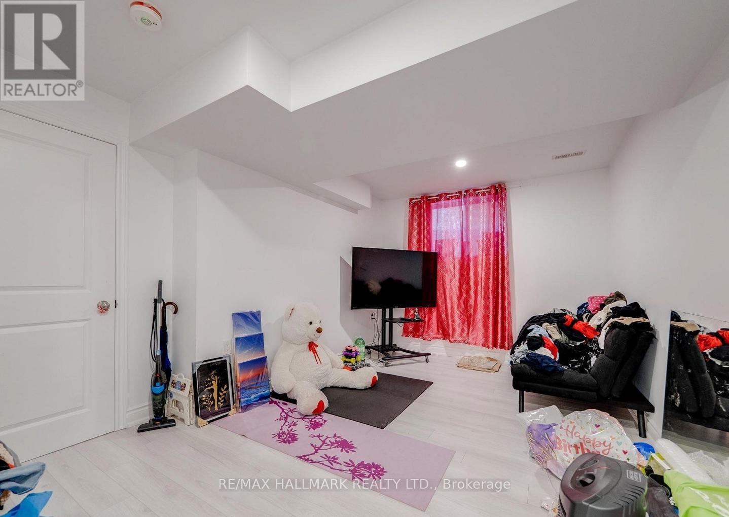 Bsmt - 11 Burcombe Cross, Guelph, Ontario  N1L 0N4 - Photo 5 - X12847272