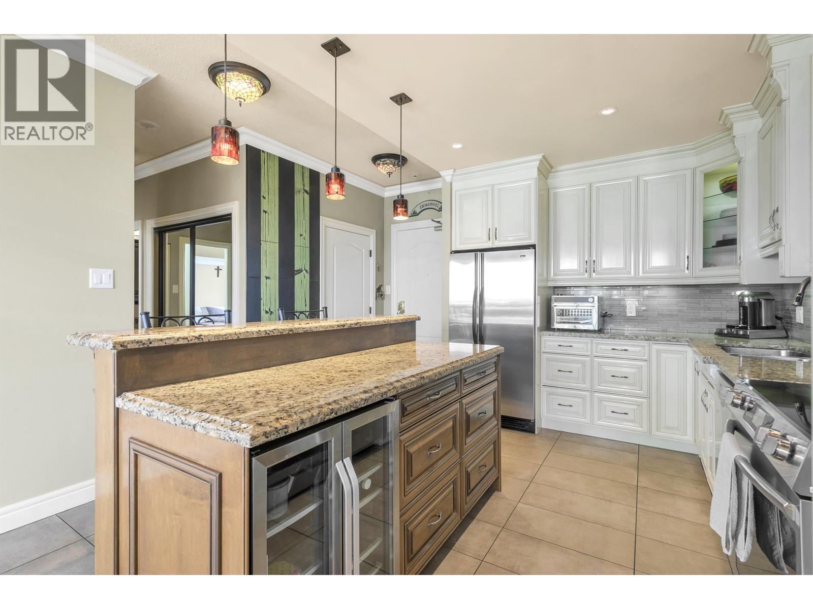 1105 6888 Station Hill Drive, Burnaby, British Columbia  V3N 4X5 - Photo 5 - R3093368