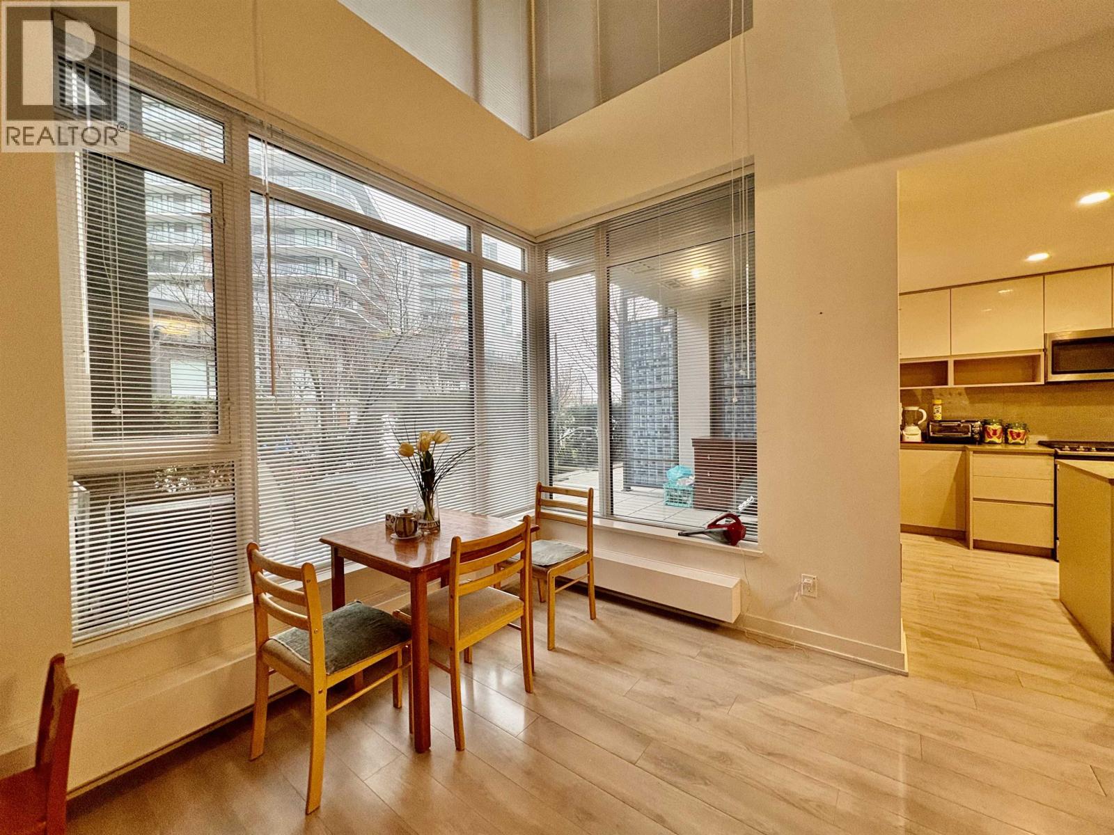 8842 University Crescent, Burnaby, British Columbia  V5A 0C8 - Photo 4 - R3095956