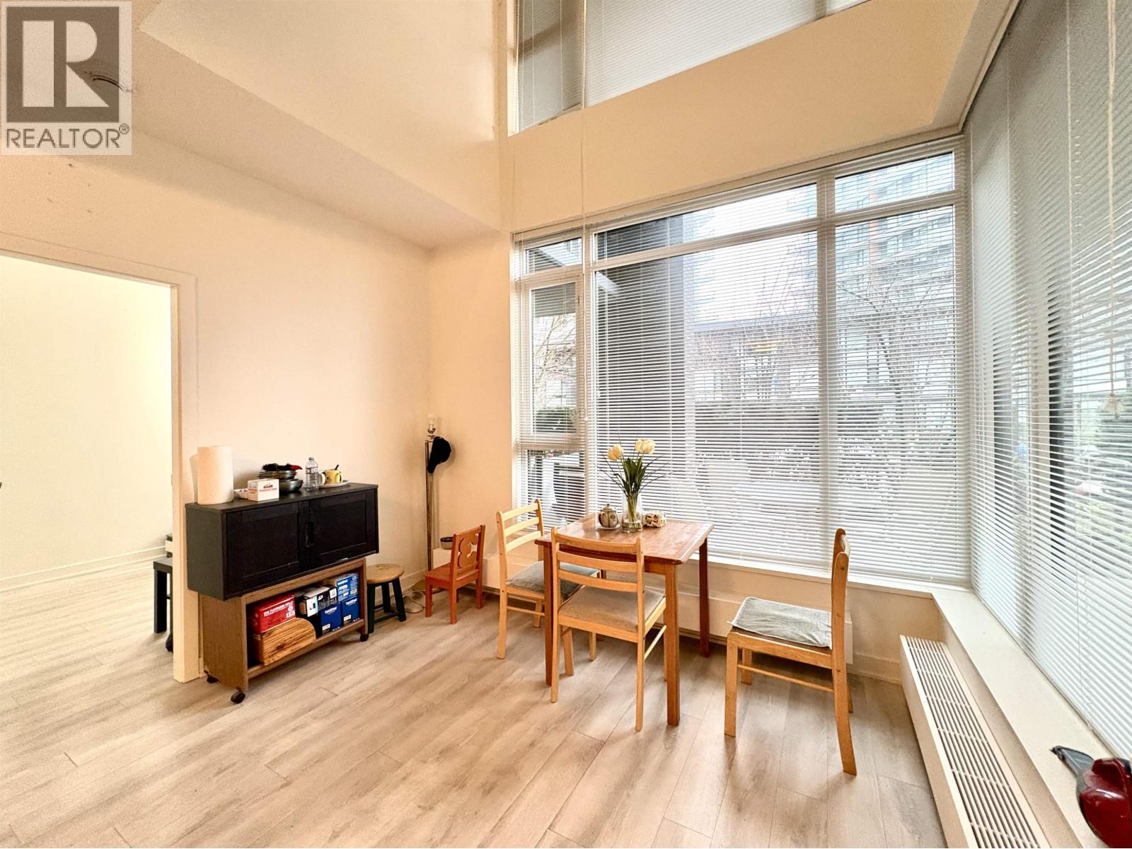 8842 University Crescent, Burnaby, British Columbia  V5A 0C8 - Photo 5 - R3095956