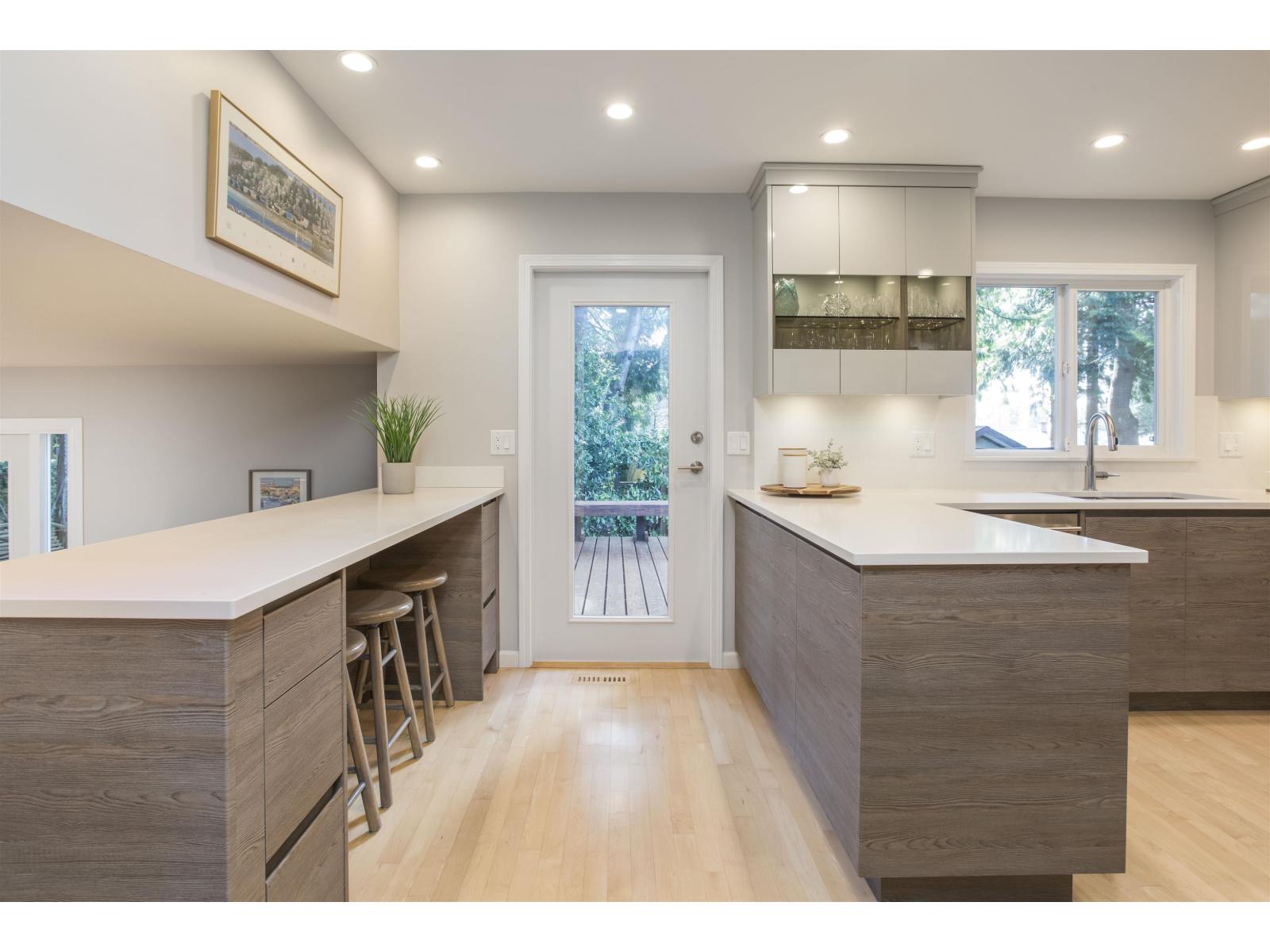 12688 18a Avenue, Surrey, British Columbia  V4A 5V2 - Photo 4 - R3095618