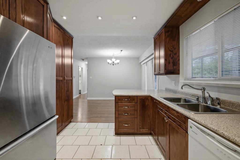 2259 Lynden Street, Abbotsford, British Columbia V2T 3B8 - Photo 7 - R3094552