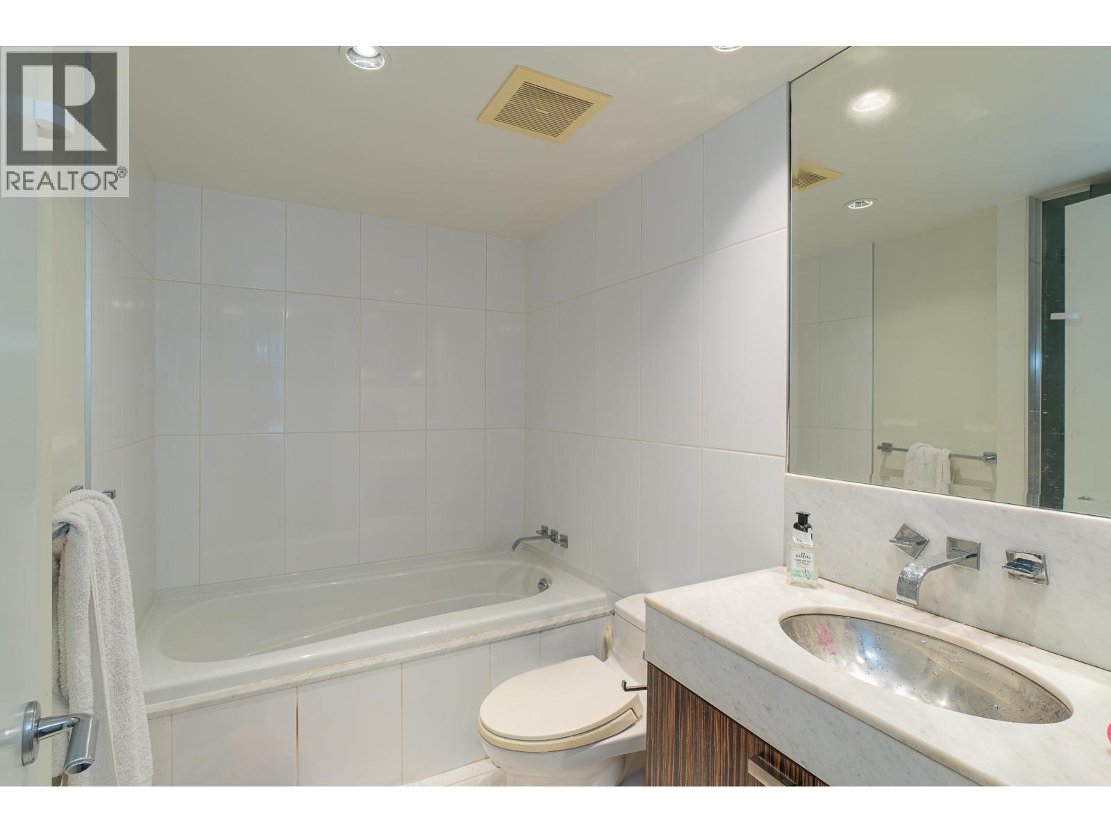 1601 788 Richards Street, Vancouver, British Columbia  V6B 0C7 - Photo 11 - R3095765