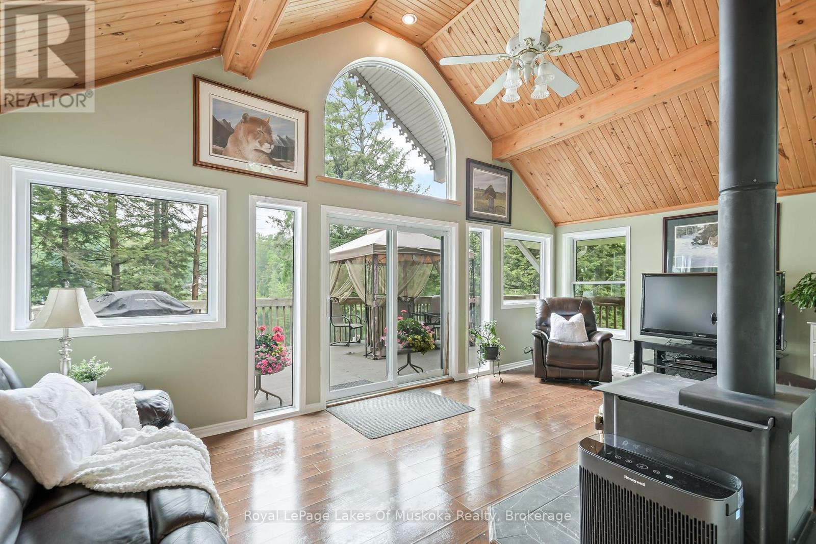 1019 Lakeshore Drive N, Bracebridge, Ontario  P1L 1X3 - Photo 24 - X12090032