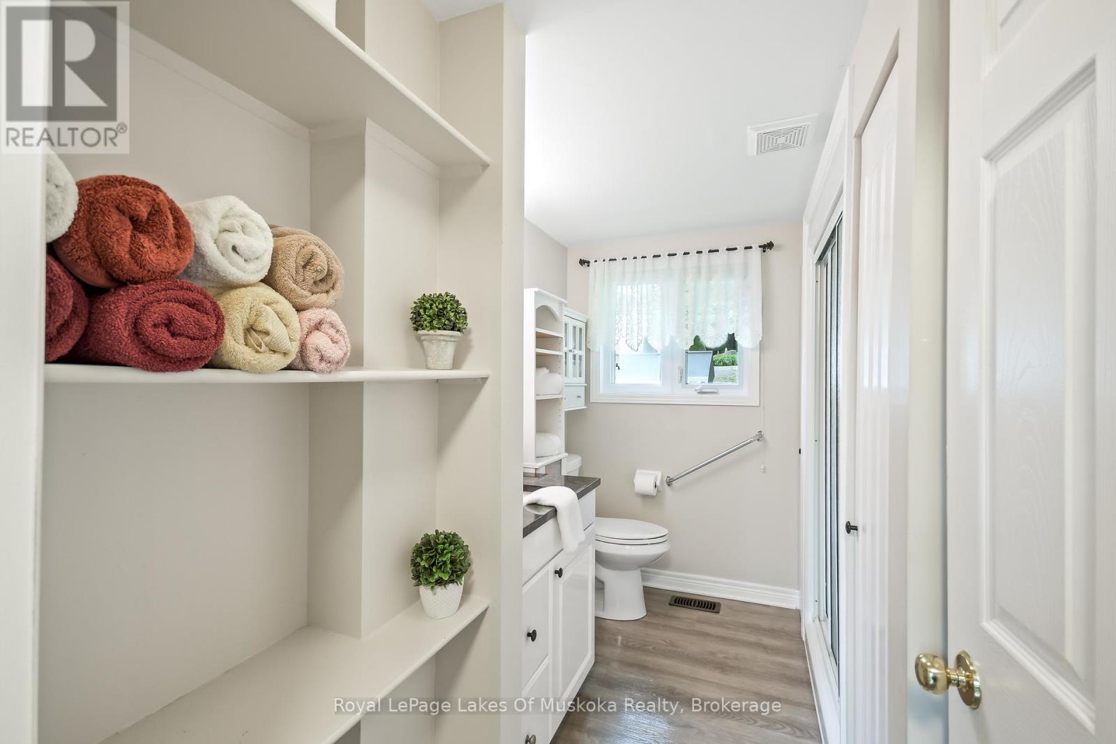 1019 Lakeshore Drive N, Bracebridge, Ontario  P1L 1X3 - Photo 21 - X12090032