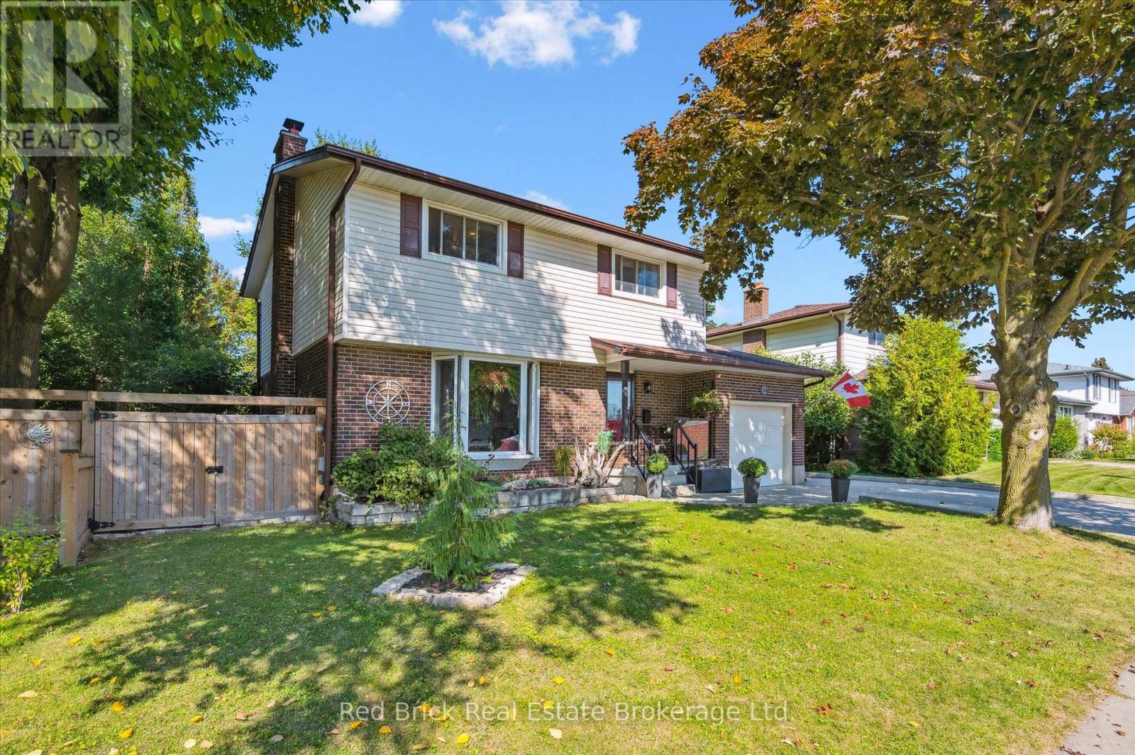 12 Westbury Crescent, Cambridge, Ontario  N3C 3G2 - Photo 3 - X12847360