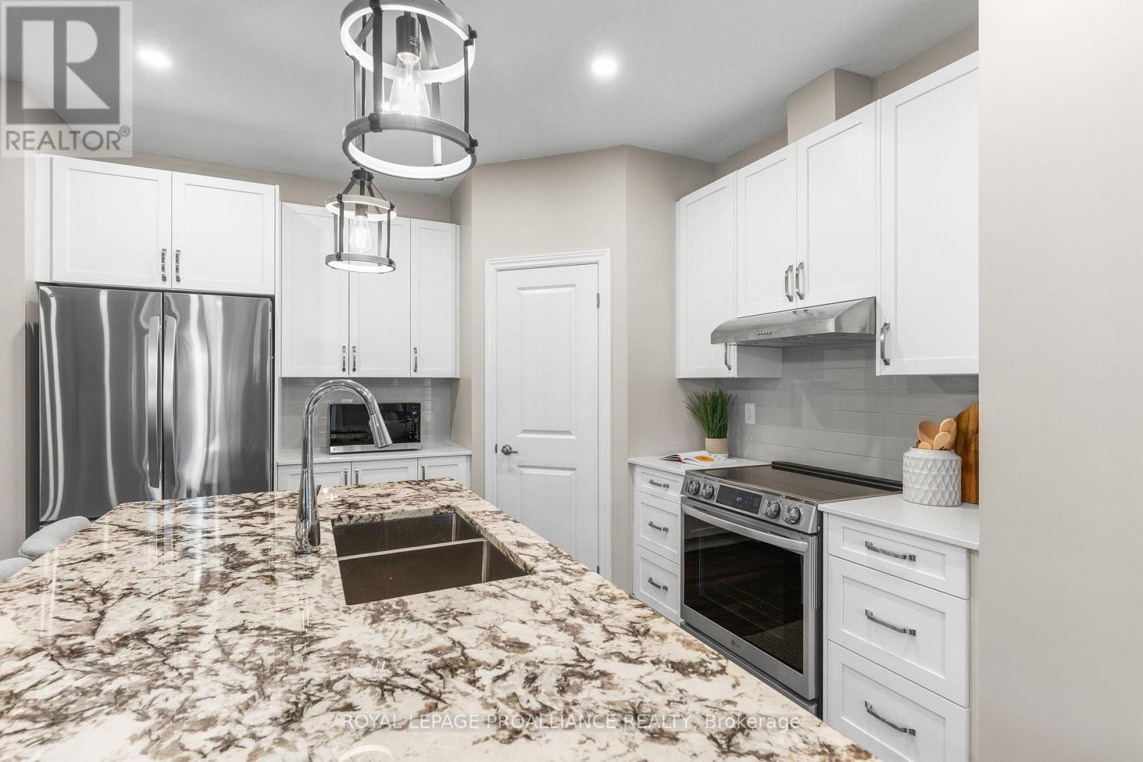 117 Adley Drive, Brockville, Ontario  K6V 7J2 - Photo 8 - X12847428