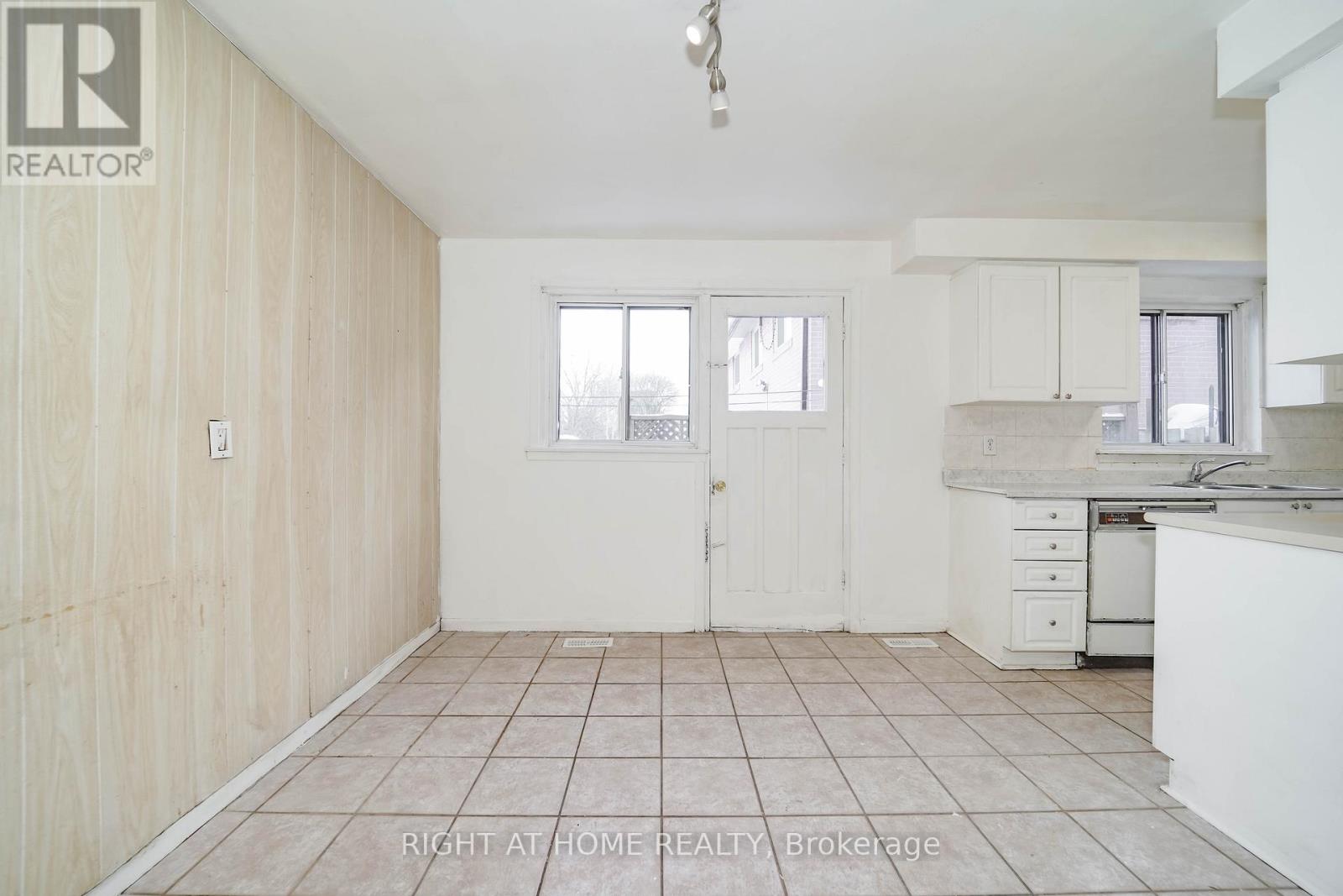 4 Pender Crescent, Toronto, Ontario  M1T 2M7 - Photo 12 - E12825406