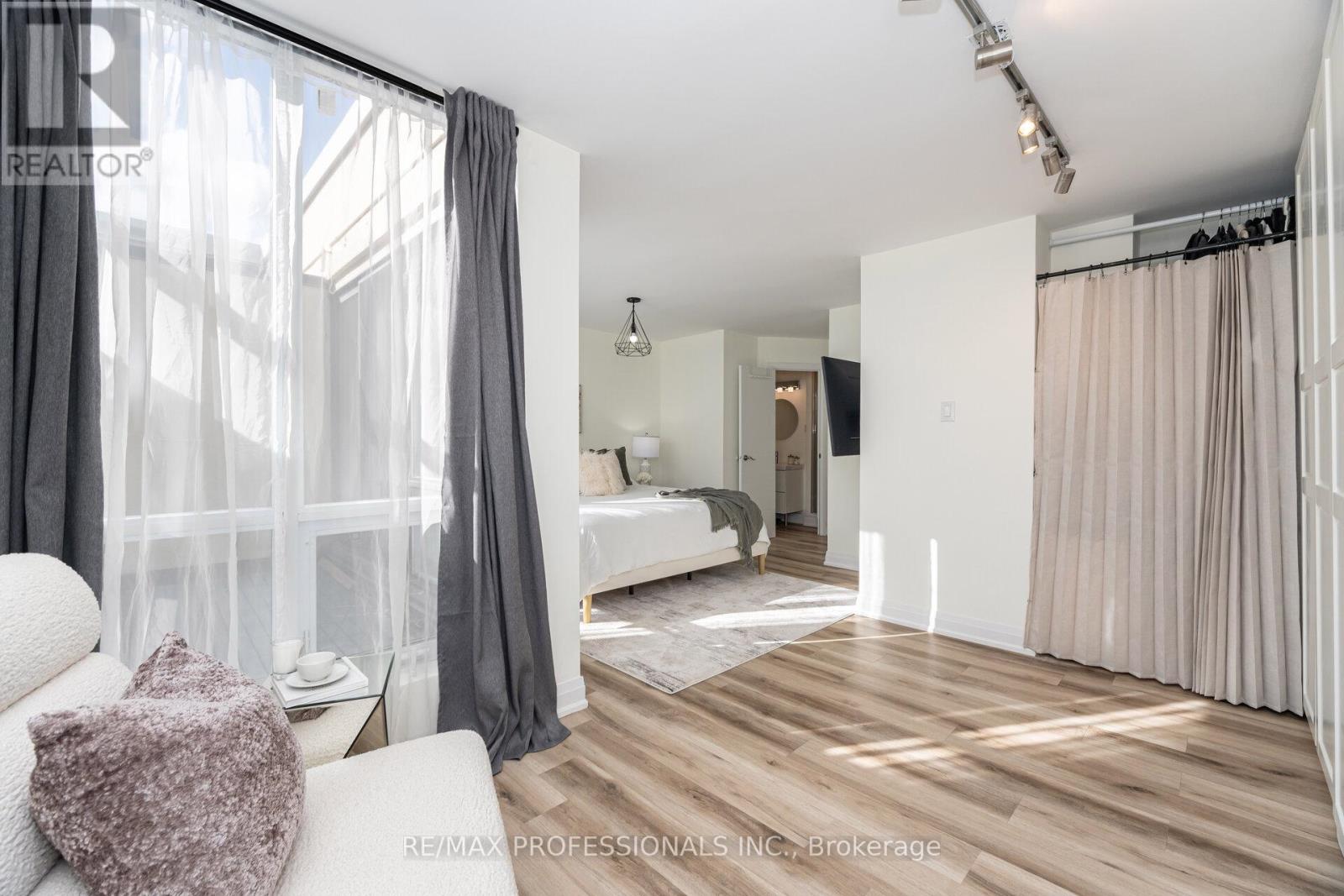 326b - 364 The East Mall, Toronto, Ontario  M9B 6C5 - Photo 21 - W12814294