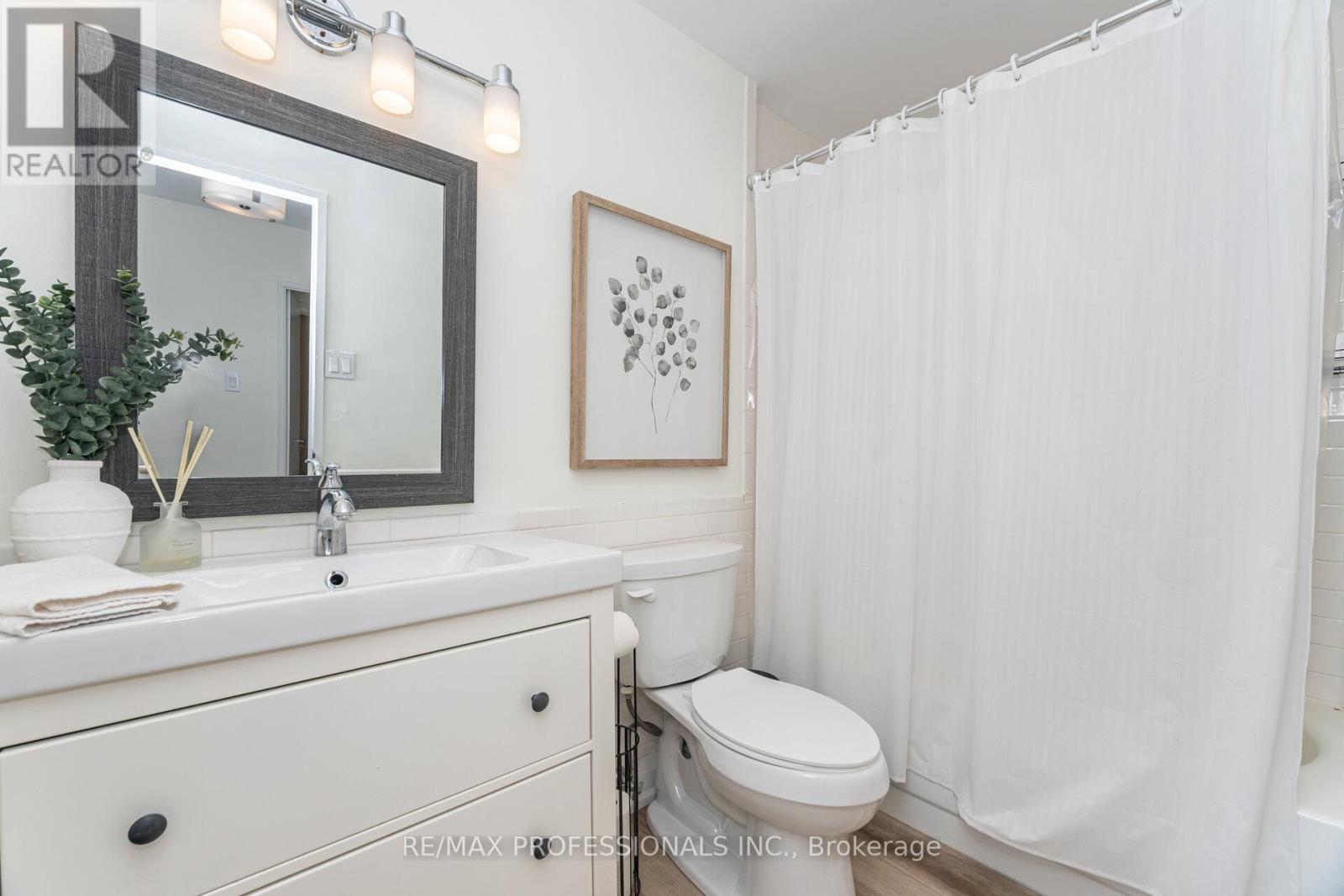 326b - 364 The East Mall, Toronto, Ontario  M9B 6C5 - Photo 30 - W12814294