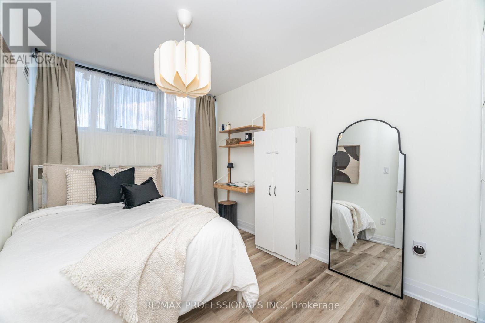 326b - 364 The East Mall, Toronto, Ontario  M9B 6C5 - Photo 28 - W12814294