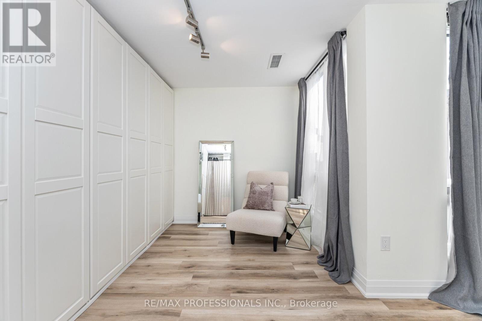 326b - 364 The East Mall, Toronto, Ontario  M9B 6C5 - Photo 20 - W12814294