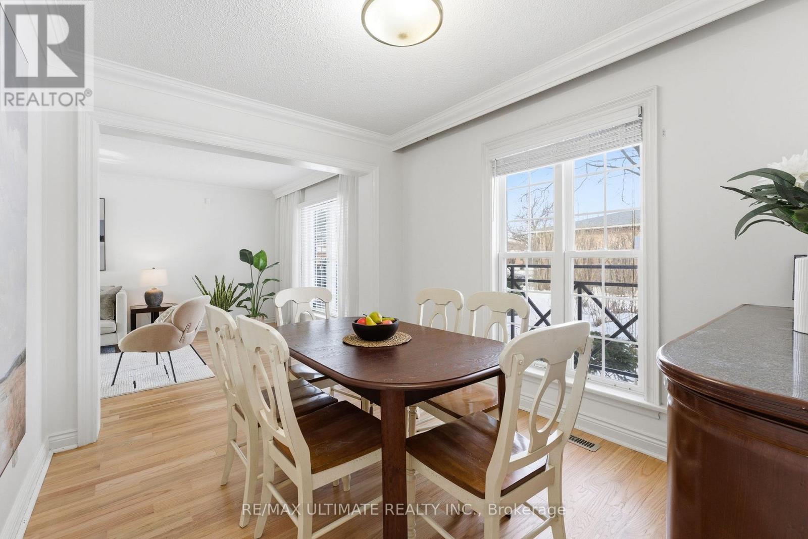 1867 Bough Beeches Boulevard, Mississauga, Ontario  L4W 2J8 - Photo 9 - W12846942