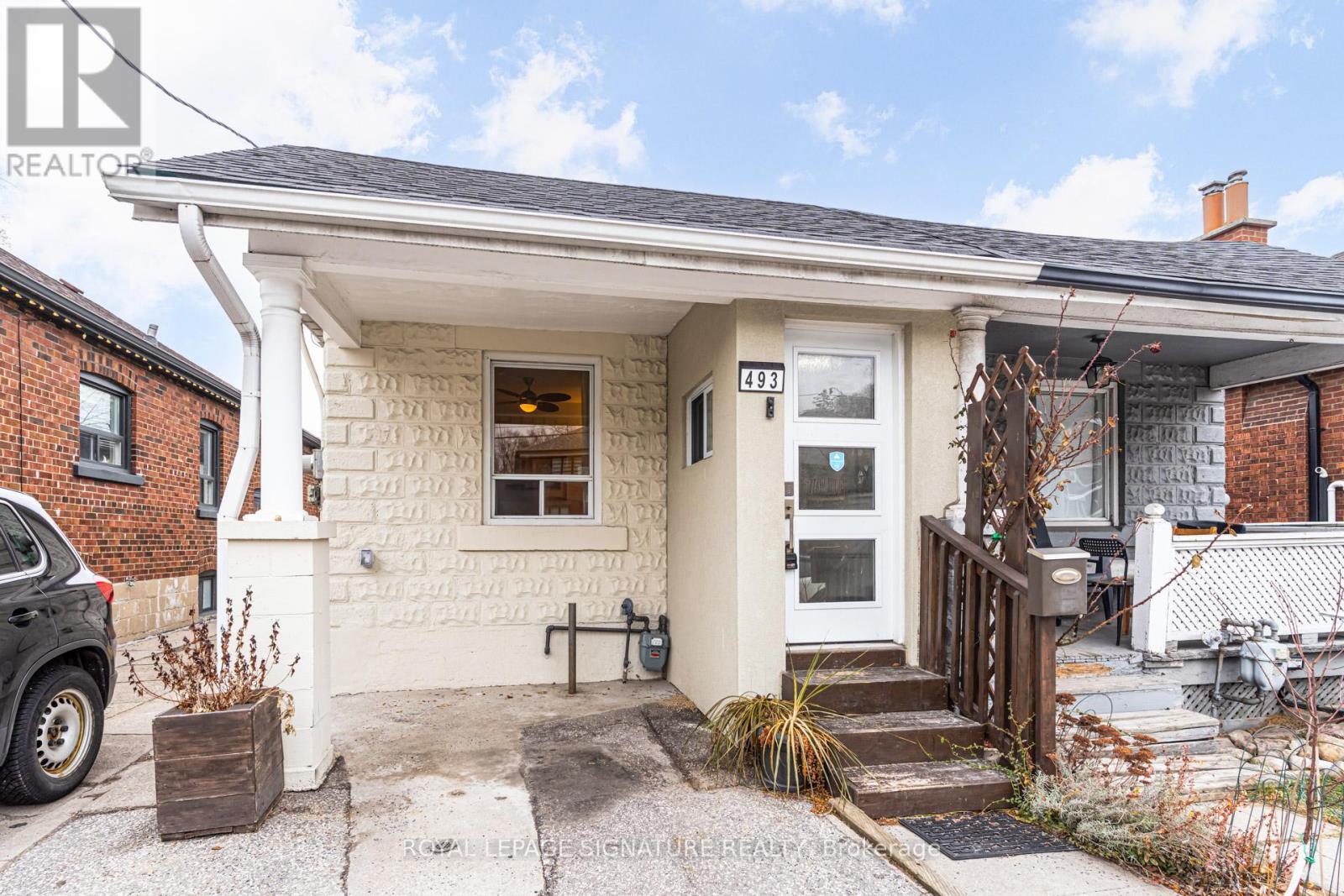 493 JANE STREET, Toronto, Ontario