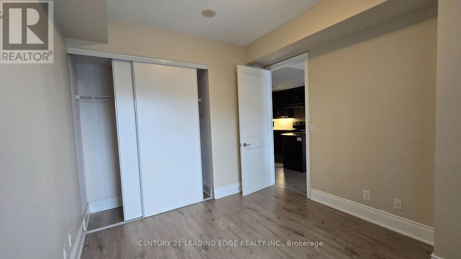 1201 - 233 South Park Road, Markham, Ontario  L3T 0B3 - Photo 4 - N12639318