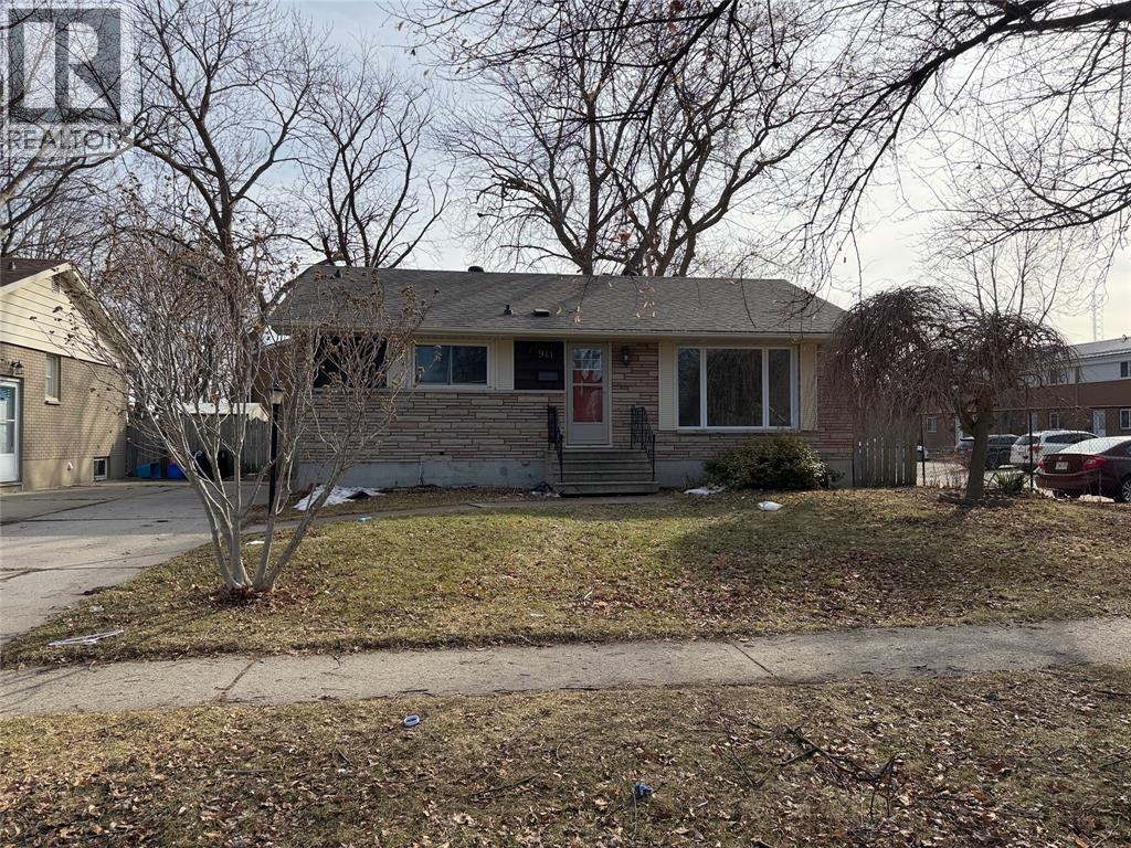 941 BENNETT STREET, sarnia, Ontario