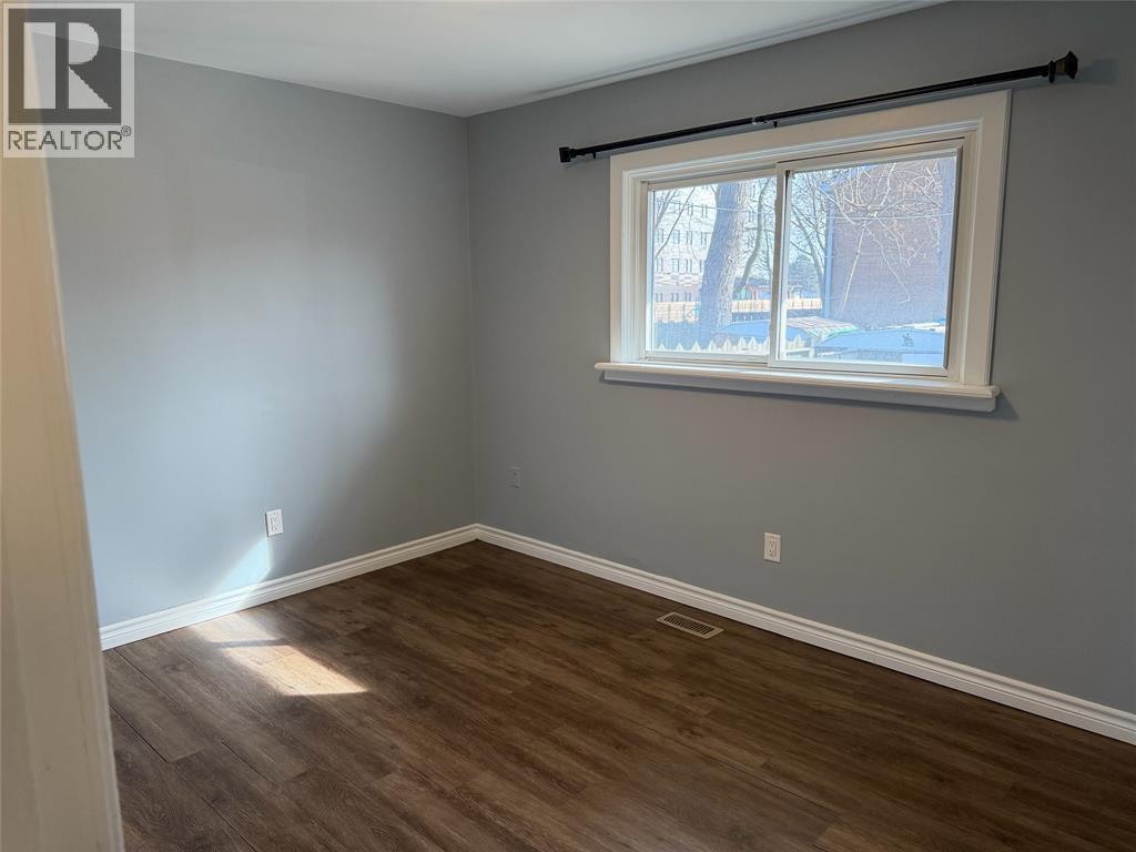 941 Bennett Street, Sarnia, Ontario  N7S 1A2 - Photo 8 - 26004229