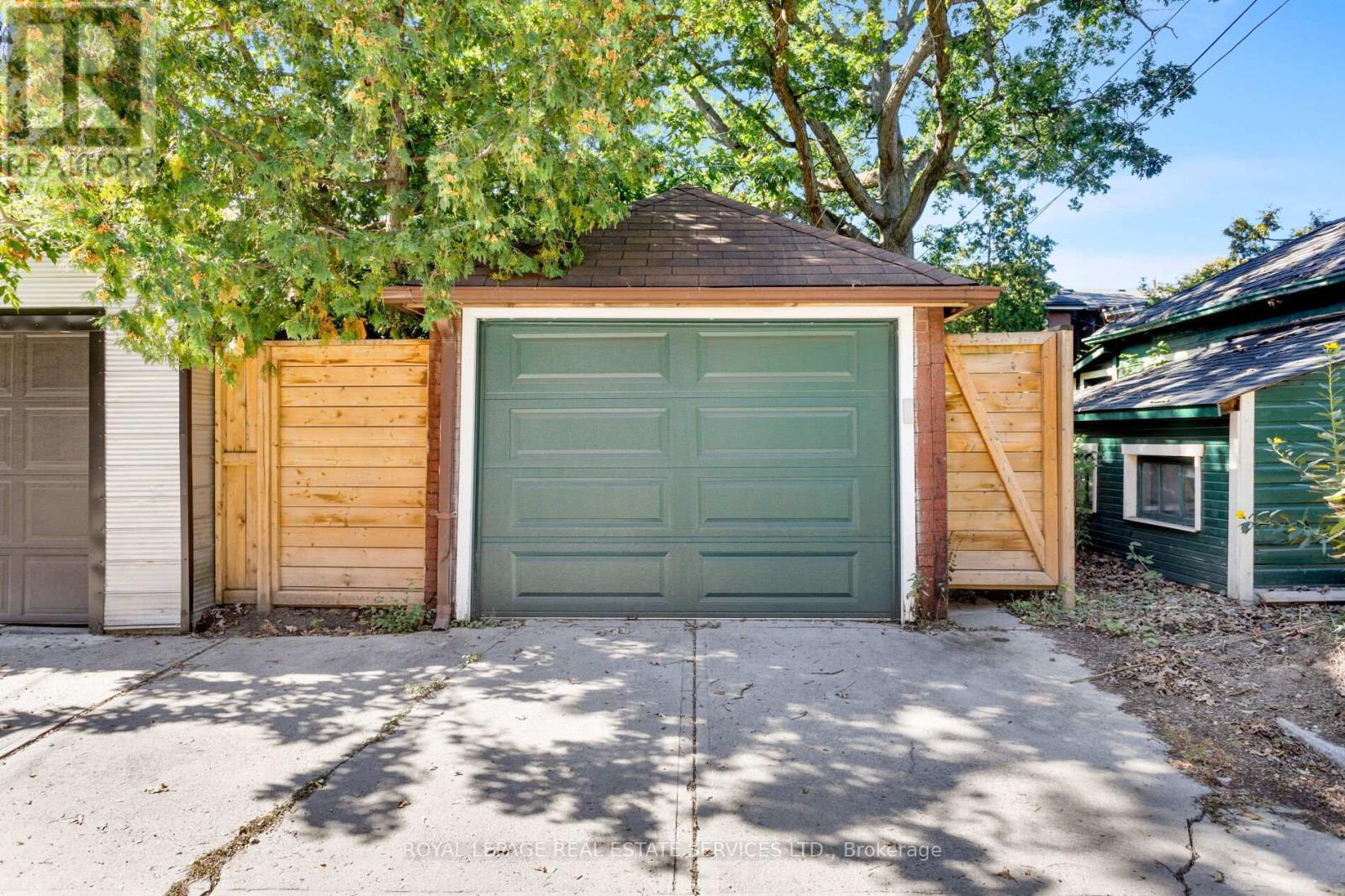 597 Beresford Avenue, Toronto, Ontario  M6S 3C2 - Photo 28 - W12845832