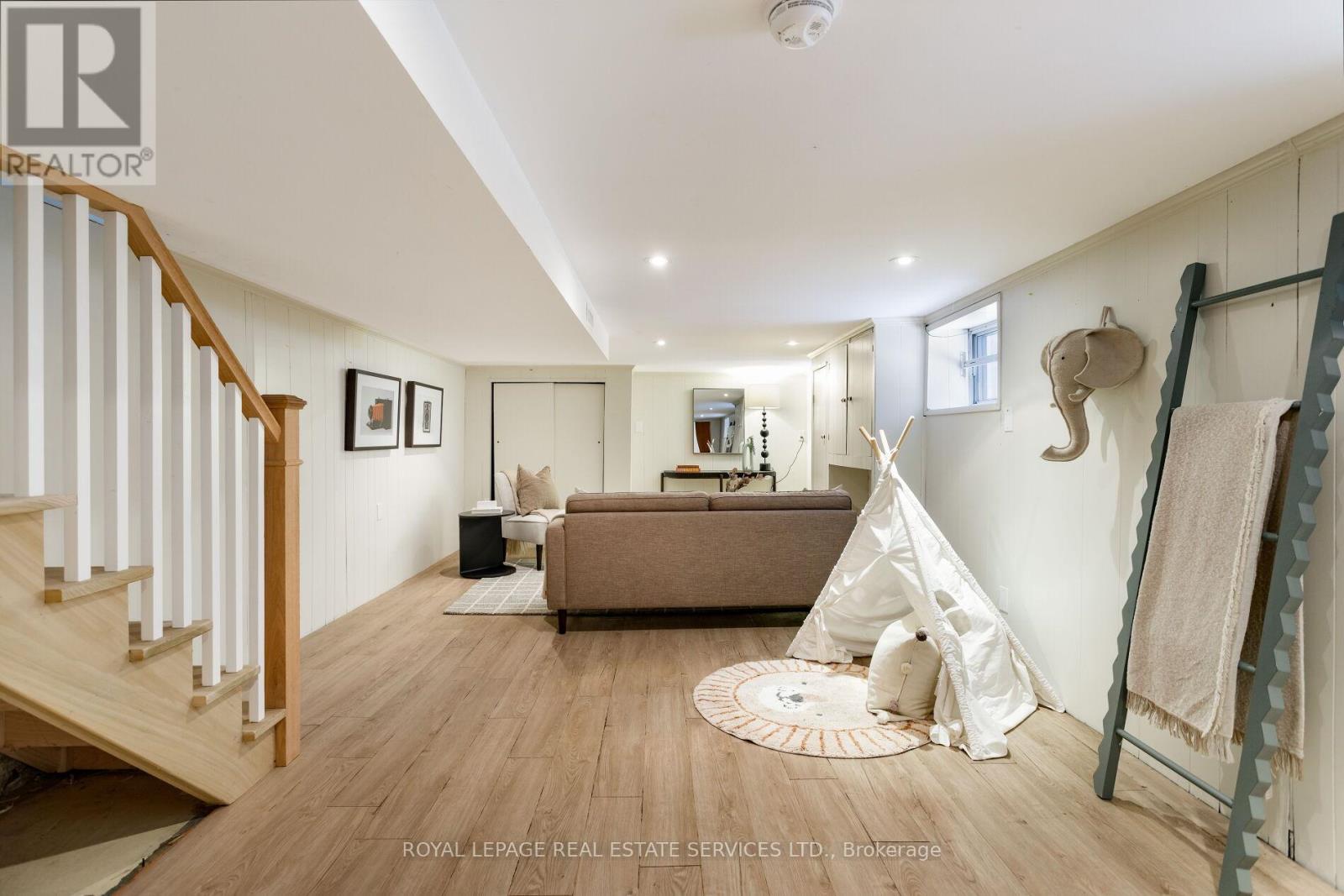 597 Beresford Avenue, Toronto, Ontario  M6S 3C2 - Photo 21 - W12845832