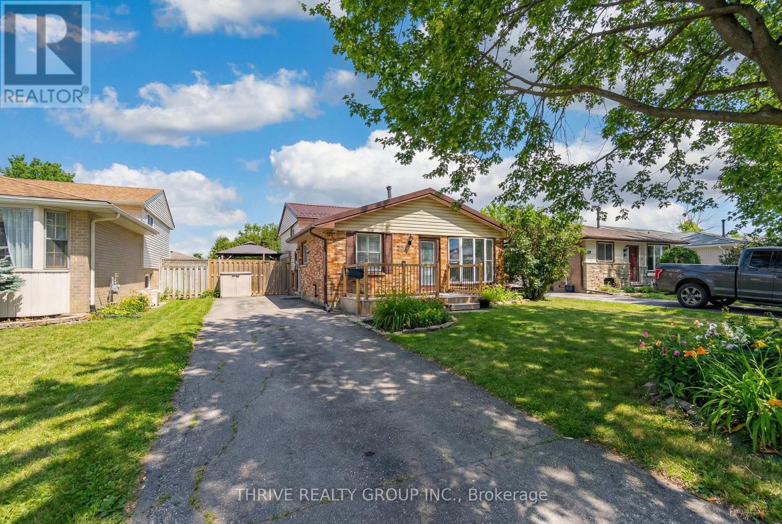 20 BUCHAN ROAD, London East, Ontario