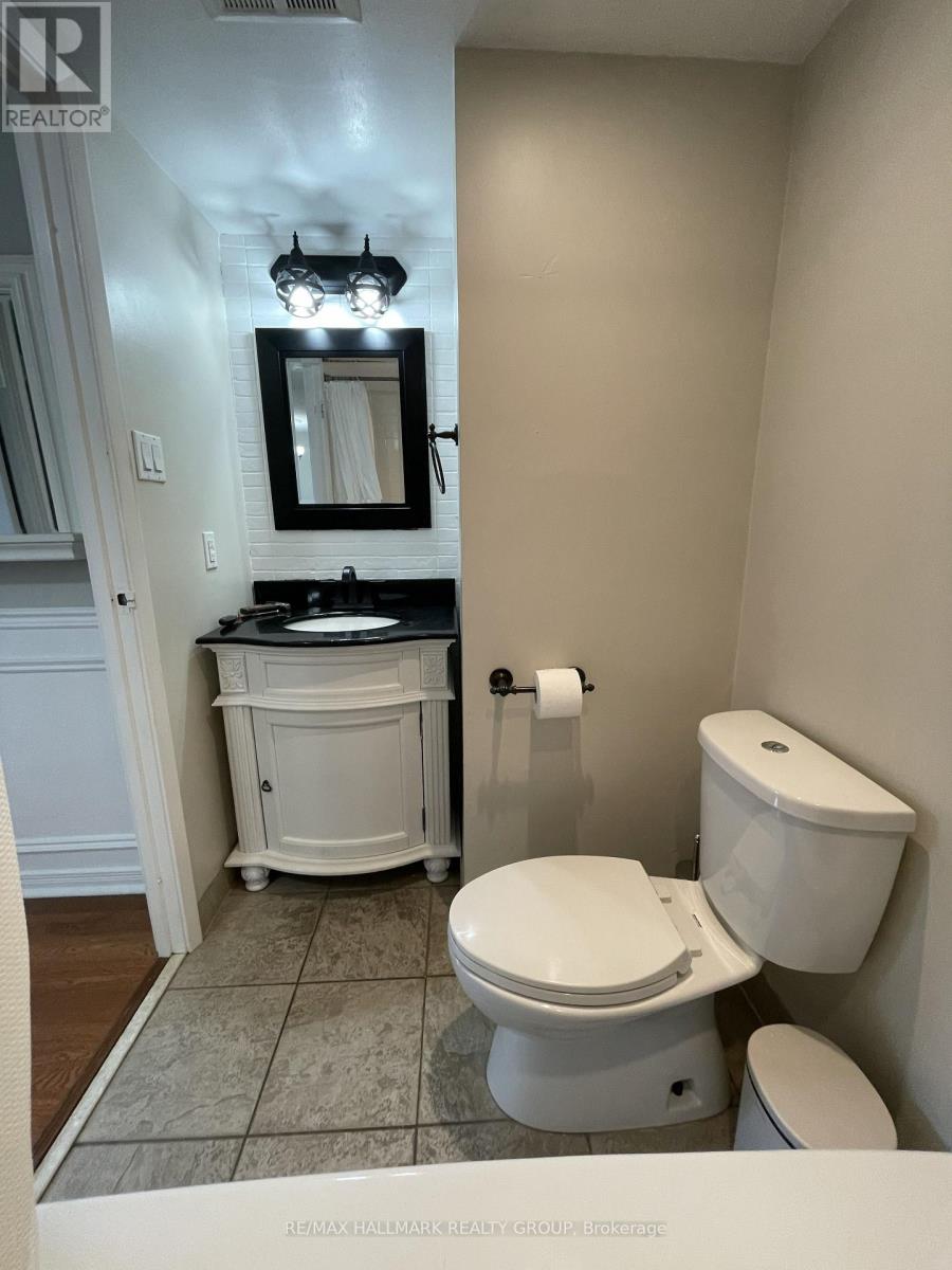 301 - 154 Nelson Street, Ottawa, Ontario  K1N 7R5 - Photo 13 - X12847330