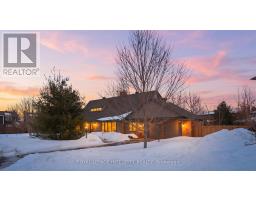 8 SMUGGLERS COURT, Ottawa, Ontario