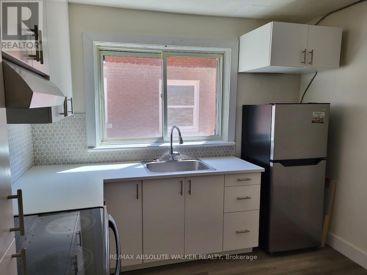 2 - 134 Jolliet Avenue, Ottawa, Ontario  K1L 5J7 - Photo 3 - X12847380