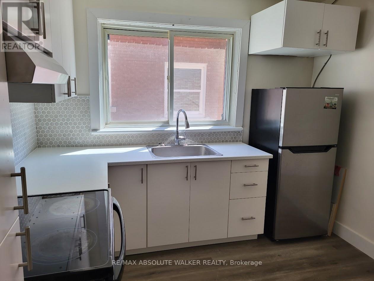 2 - 134 Jolliet Avenue, Ottawa, Ontario  K1L 5J7 - Photo 4 - X12847380