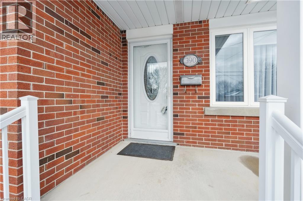 390 Dumfries Avenue, Kitchener, Ontario  N2H 2G1 - Photo 4 - 40808881