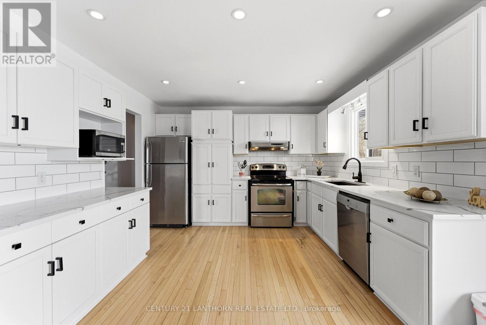 71 Ireland Drive, Quinte West (Trenton Ward), Ontario  K8V 5X4 - Photo 10 - X12847420