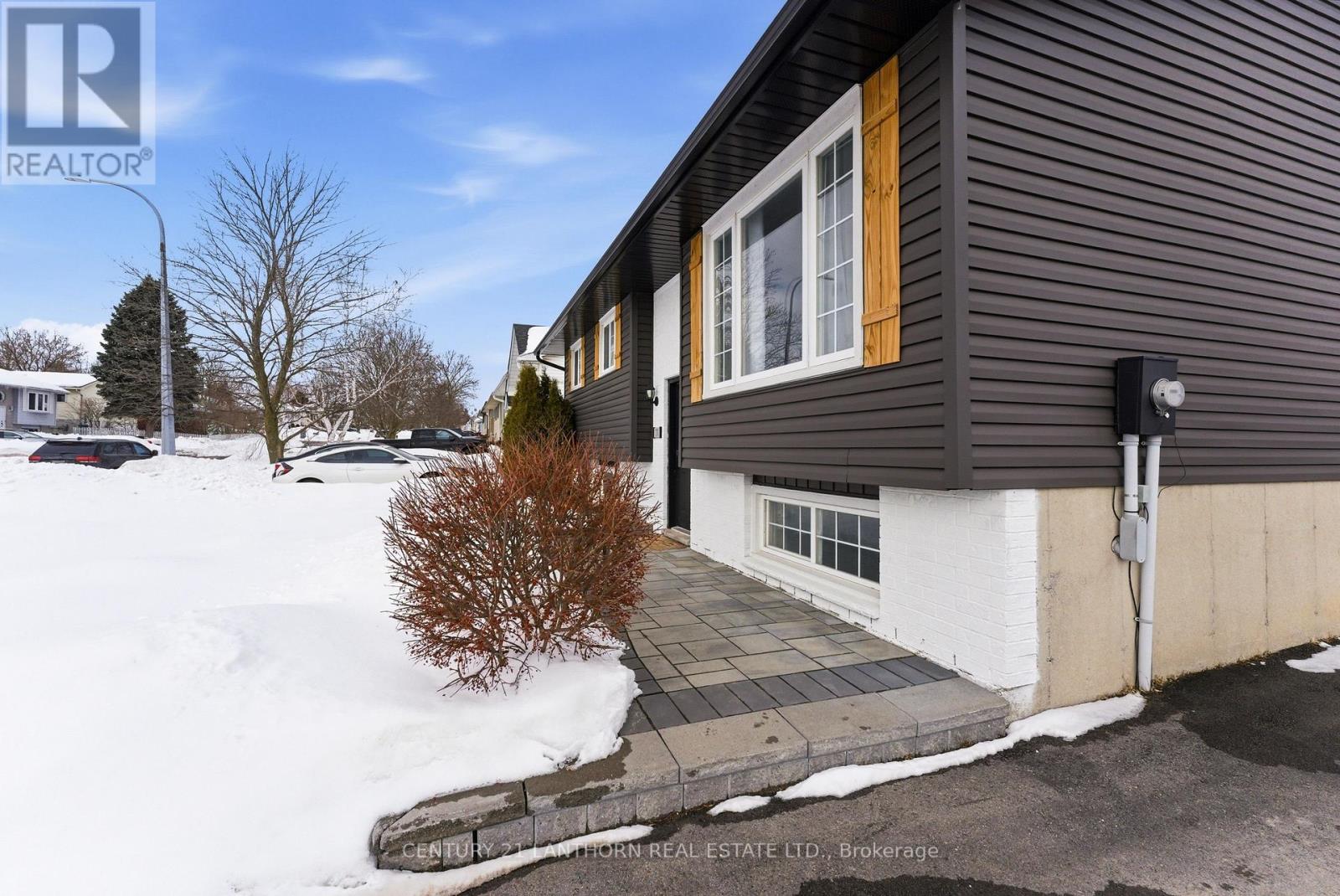 71 Ireland Drive, Quinte West (Trenton Ward), Ontario  K8V 5X4 - Photo 34 - X12847420