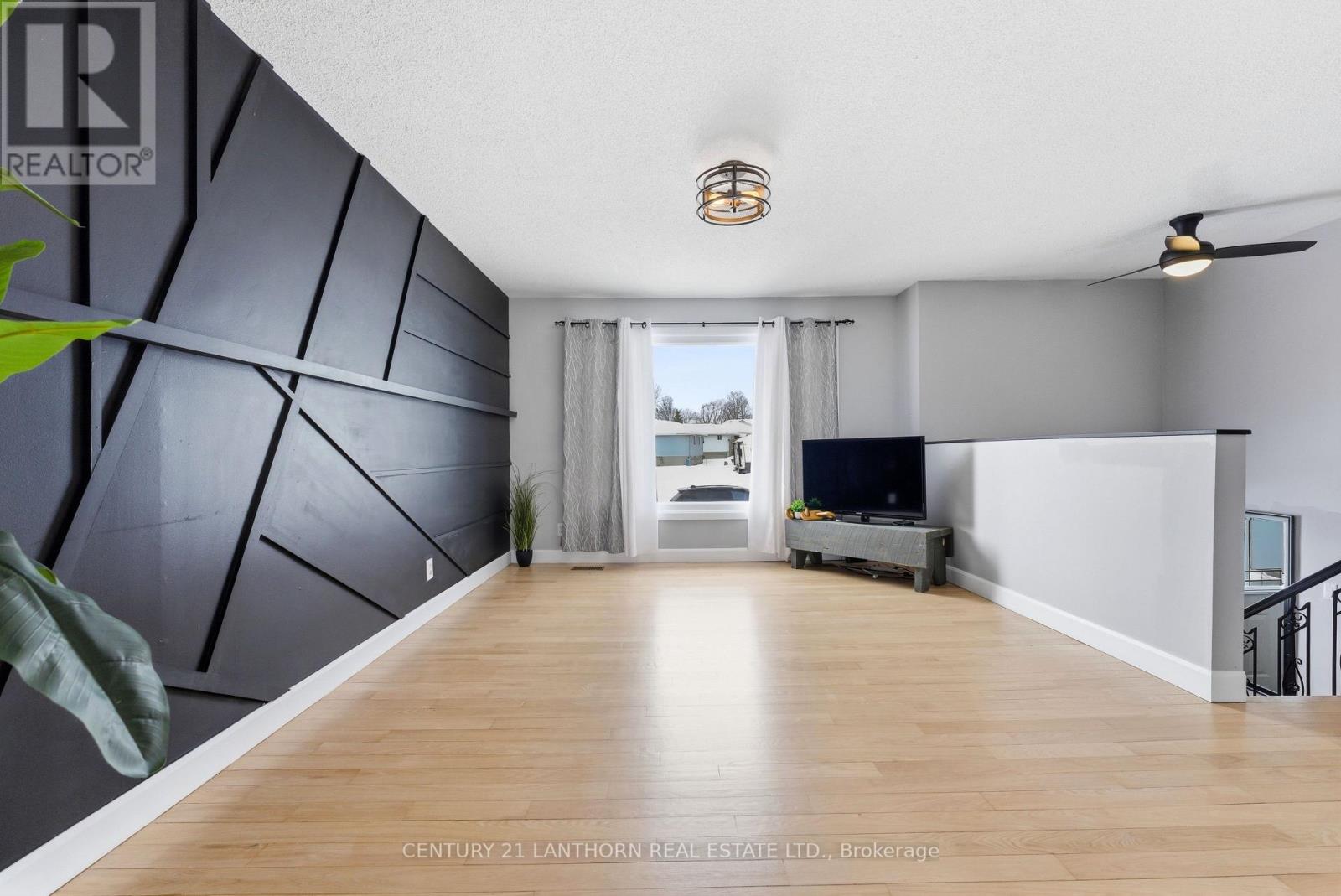 71 Ireland Drive, Quinte West (Trenton Ward), Ontario  K8V 5X4 - Photo 6 - X12847420