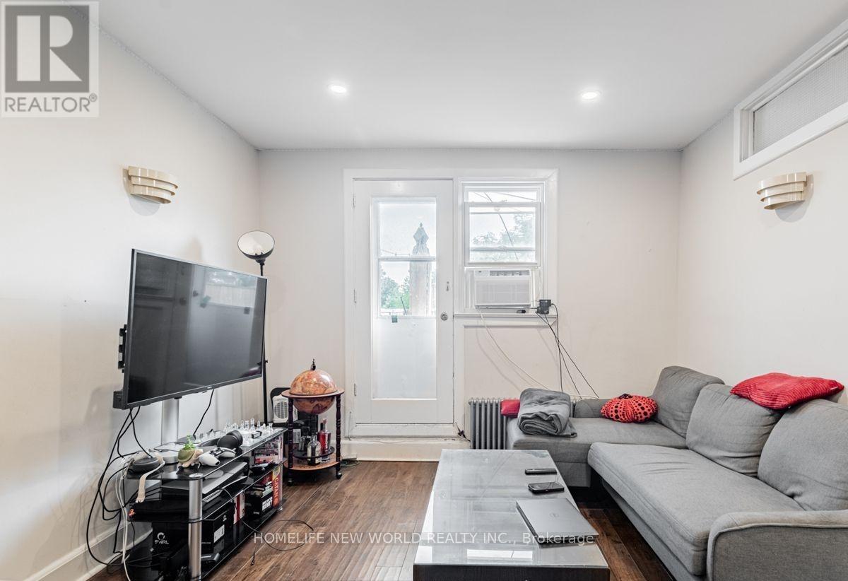 878 Kingston Road, Toronto, Ontario  M4E 1S3 - Photo 14 - E12847390