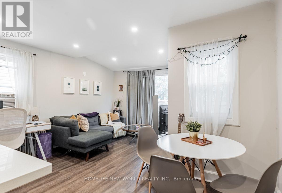 878 Kingston Road, Toronto, Ontario  M4E 1S3 - Photo 3 - E12847390