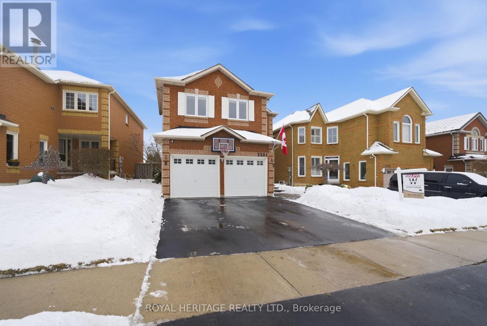 2201 Wildwood Crescent, Pickering, Ontario L1X 2R6 - Photo 3 - E12847396